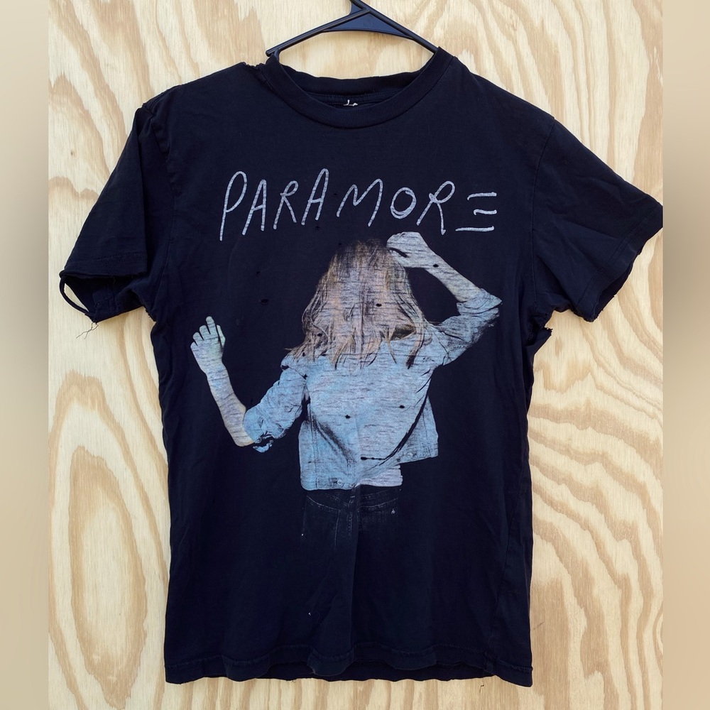 Late 2000’s Vintage Black Paramore Graphic T-Shirt